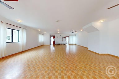 sala pavimento superior